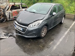 208  1.2 PURETECH 82 ACTIVE  accidentée