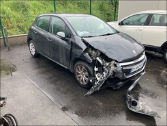 208  1.2 PURETECH 82 ACTIVE  accidentée