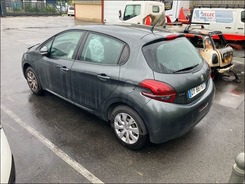 208  1.2 PURETECH 82 ACTIVE  accidentée