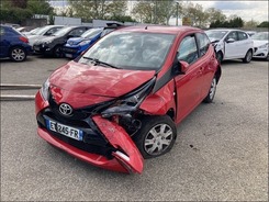 AYGO 1.0 VVT-I X RED  accidentée