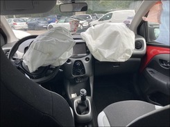 AYGO 1.0 VVT-I X RED  accidentée