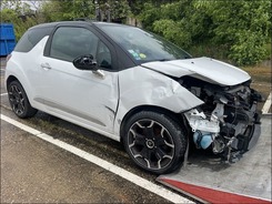 DS3 1.6 HDI  1.6 E-HDI 90 AIRDREAM SO CHIC accidentée