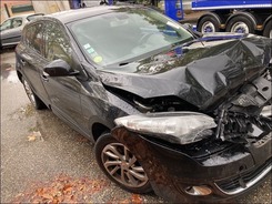 MEGANE  1.5 DCI FAP - 110 DYNAMIQUE  accidentée