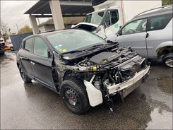 MEGANE  III 2.0 DCI 165 GT  accidentée