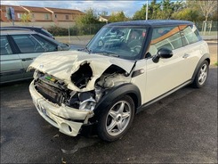 MINI  1.6 I 120 COOPER  accidentée