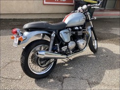 THRUXTON 900   accidentée