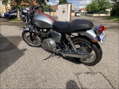 THRUXTON 900   accidentée