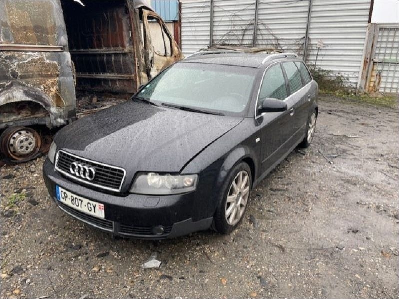 A4 3.0 V6 Q  S-LINE accidentée