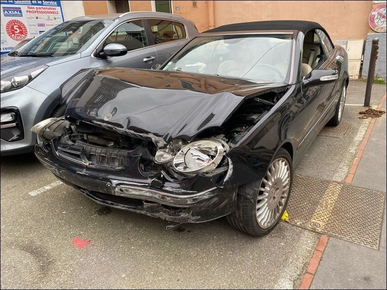 CLK  320 CDI AVANTGARDE CABRIOLET accidentée