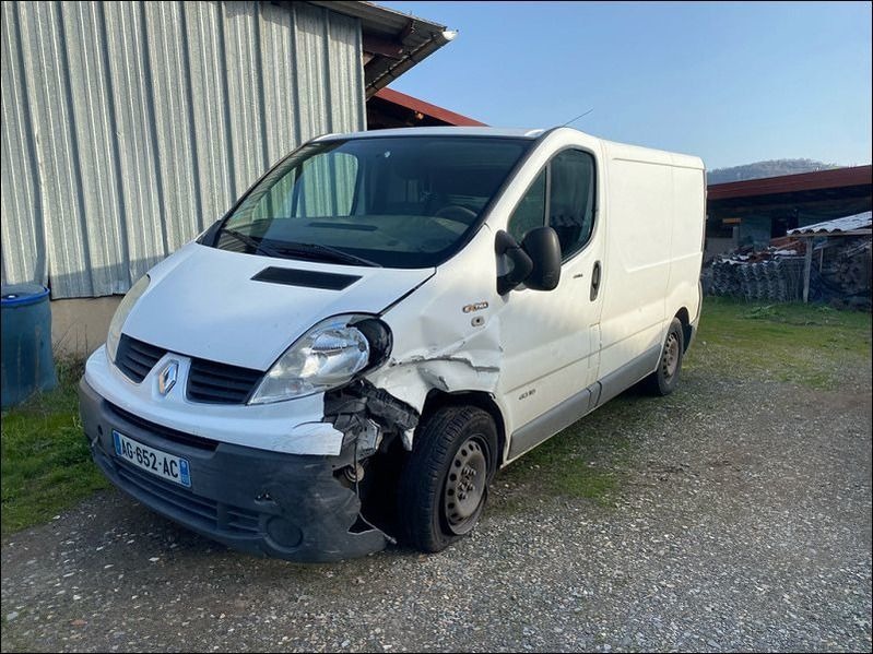 TRAFI C L1H1 1000 KG 2.0 FOURGON EXTRA accidentée
