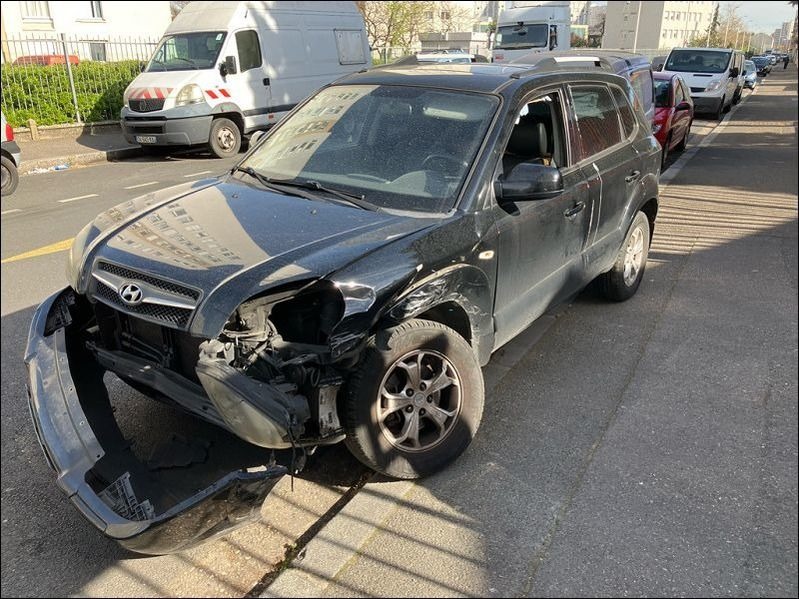 TUCSON 2.0 CRDI accidentée
