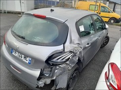 208 1.2 PURETECH  accidentée