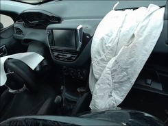208 1.4 HDI  accidentée