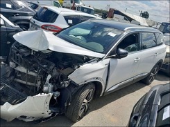5008 5008 1.2i PureTech 12V S&S - 130 GT Line 5008 II 2017 PHASE 1 12-2016 --> 07-2018 accidentée