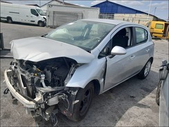 CORSA 1.4 90  accidentée