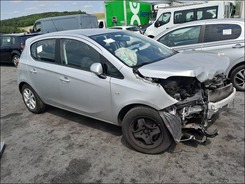 CORSA 1.4 90  accidentée