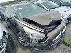DS5 DS5 Hybrid4 2.0 HDi 16V FAP - 163 - BV B DS5 PHASE 1 10-2011 --> 09-2012 accidentée