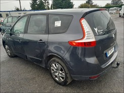 MEGANE SCENIC 1.5 DCI BVA  accidentée
