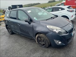 MEGANE SCENIC 1.5 DCI BVA  accidentée