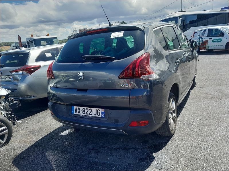 3008 3008 1.6 HDi 16V FAP - 110 Féline accidentée