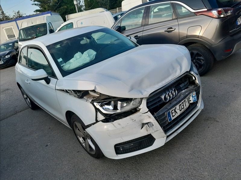 A1 A1 1.4 TDi - 90 Ambiente accidentée