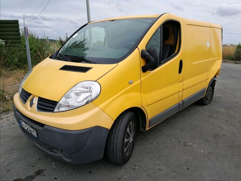 TRAFIC Trafic L1H1 1200 Kg 2.0 dCi FAP - 90 Eur accidentée