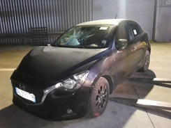 2 Mazda2 1.5 Skyactiv-G - 90 Dynamique MAZDA 2 2015 PHASE 1 01-2015 --> 02-2016 accidentée