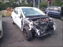 CLIO   accidentée