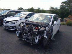 CLIO   accidentée