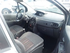 MODUS Modus 1.5 dCi - 90 Euro 5 Night&Day MODUS PHASE 2 03-2011 --> 11-2011 accidentée