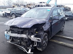 SERIE 2 218i Gran Tourer - BVA Lounge SERIE 2 GRAN TOURER F46 PHASE 1 02-2015 --> 01-201 accidentée