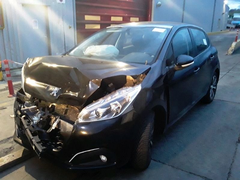 208 208 1.2i PureTech 12V - 82 Active accidentée