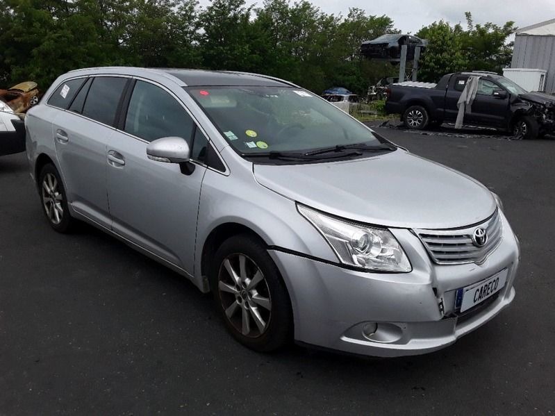 AVENSIS Avensis SW 126 D-4D FAP Executive accidentée