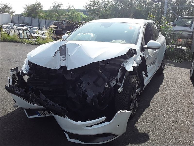MEGANE Mégane 1.5 Blue dCi - 115 - BV EDC 2020 accidentée