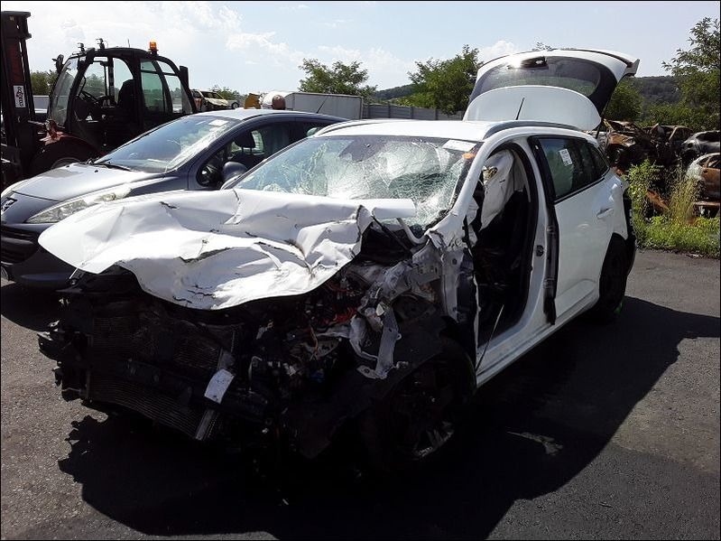 MEGANE Mégane Estate 1.5 Blue dCi - 115 - BV ED accidentée