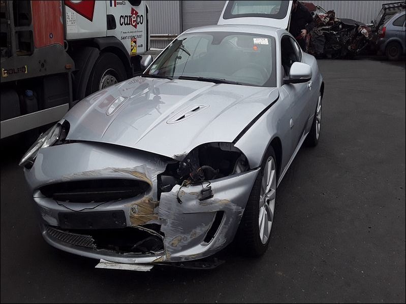XK XKR Coupé 5.0i V8 Suralimenté - BVA . accidentée
